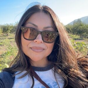 Meet your Posher, Marina